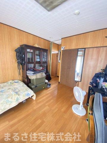 恒久６丁目　中古住宅の洋室|2F洋室　収納あり