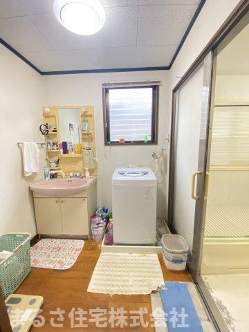 恒久６丁目　中古住宅の洗面所