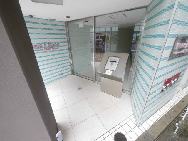 POCOAPOCO三宮ハイタワーのエントランス|オ-トロック完備