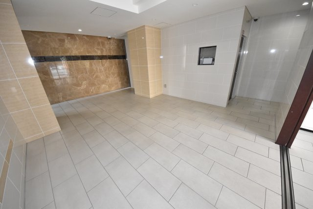 エグゼ難波南Ⅴのエントランス