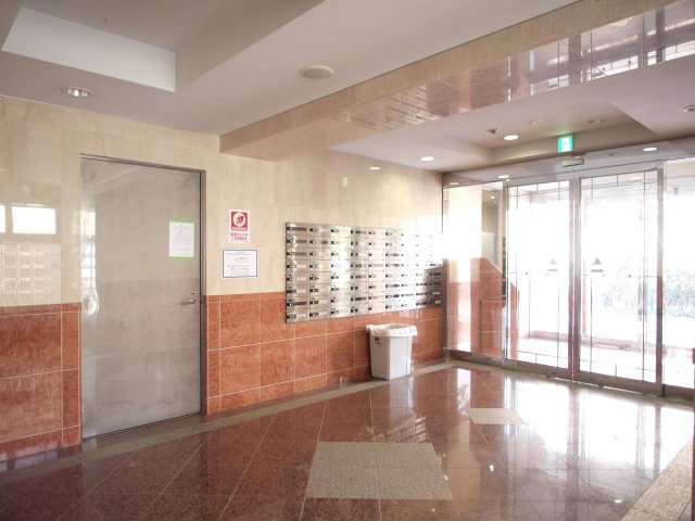 フェリーチェ難波オーベストのロビー