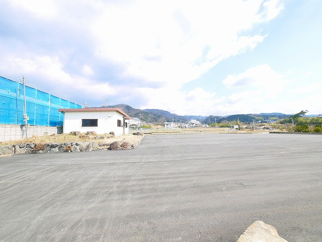 鹿野園町テナントの外観|きれいな外観です