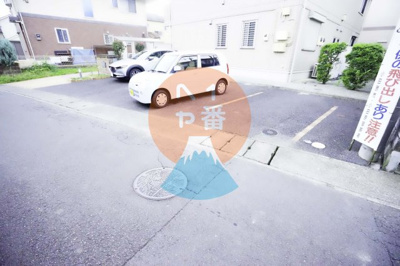 【駐車場】 | ティフベリー | 駐車場です。