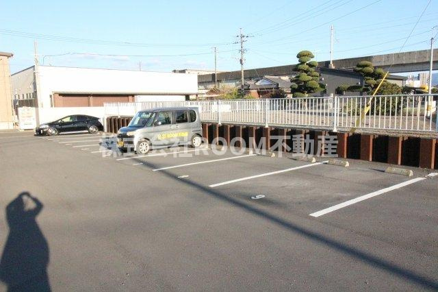 CUORE　MIYAMARUの駐車場|駐車場完備です