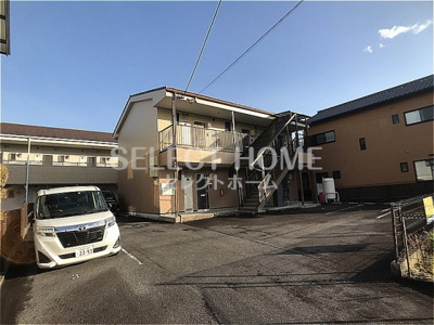 【駐車場】 | ルミエール南 | 駐車場に車を止められます