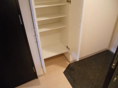 インベスト京都堀川の玄関|玄関・シューズＢＯＸ有