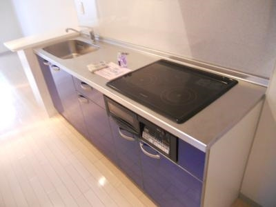 インベスト京都堀川のキッチン|ＩＨ３口システムキッチン