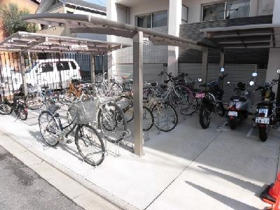 A-mon壬生高樋（エモン壬生高樋）の駐車場|駐輪場