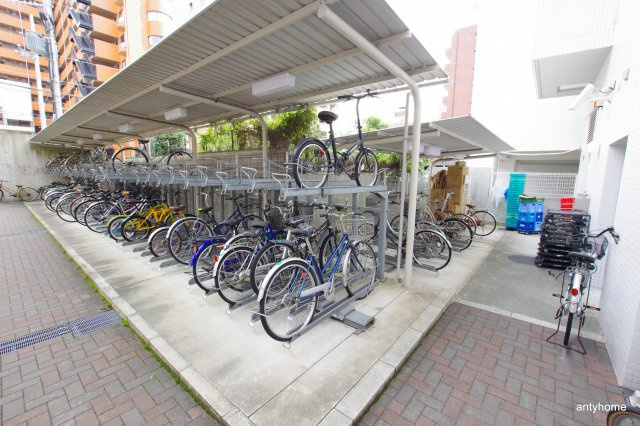 デュオン新大阪レジデンス　仲介手数料無料の駐車場
