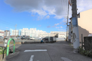 【前面道路含む現地写真】