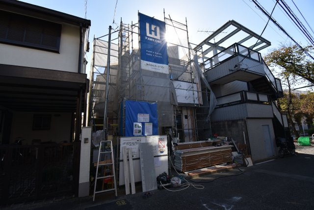 【外観】 | 世田谷区北烏山1丁目　新築戸建 | 車庫2台！南側にはお庭！４LDKの３拍子揃った新邸です♪♪地震に強いダイライト工法にて施工しました。2駅2沿線ご利用可能、敷地面積約36坪とゆとりある広さも魅力です！！