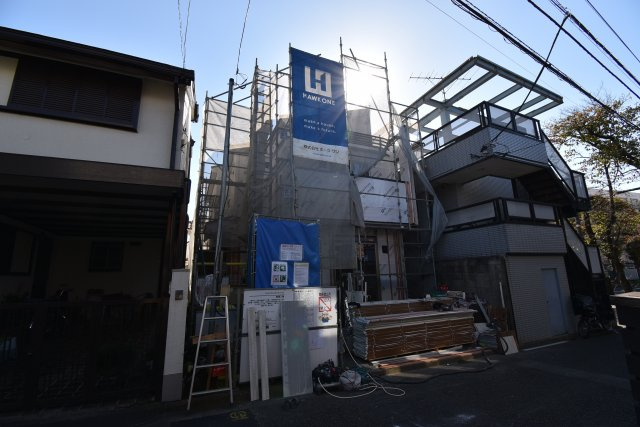 【外観】 | 世田谷区北烏山1丁目　新築戸建 | 車庫2台！南側にはお庭！４LDKの３拍子揃った新邸です♪♪地震に強いダイライト工法にて施工しました。2駅2沿線ご利用可能、敷地面積約36坪とゆとりある広さも魅力です！！