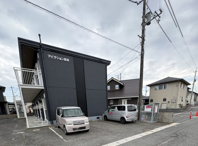 アビタション西条の駐車場
