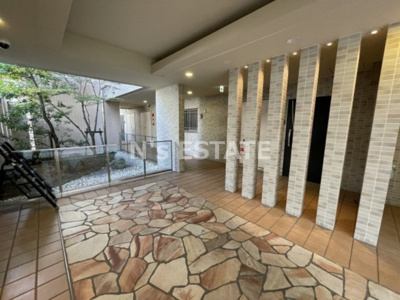 【エントランス】 | ソレイユアンドメイプル