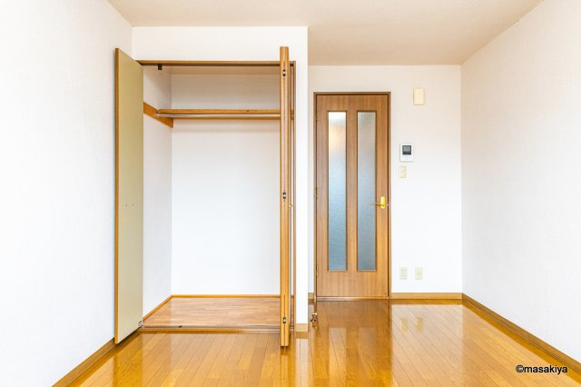 ブラウンヒルズ2番館の収納|クローゼット