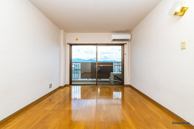 ブラウンヒルズ2番館の居間・リビング|リビング