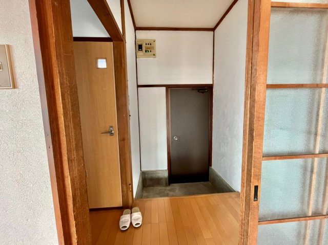 松藤アパートの玄関