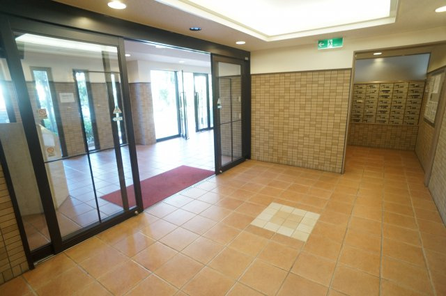 パセオ清荒神１番館のエントランス