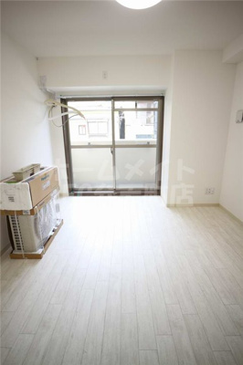 【寝室】 | AQUA　GALAXY | 落ち着いた色調の寝室です