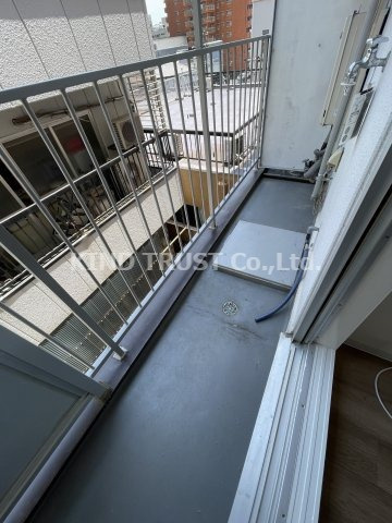 ハイムリバーサイドのバルコニー|お洗濯にも便利なバルコニー付き