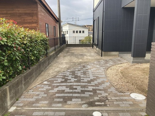天神山７丁目戸建ての駐車場