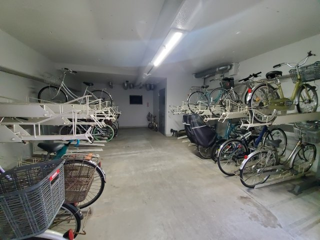 藤和シティコープ町屋のその他共用部分|駐輪場は屋外にもあります