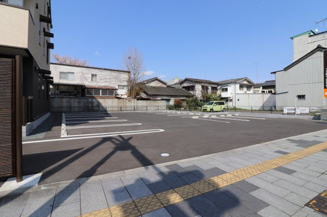 Excelente 楓の駐車場