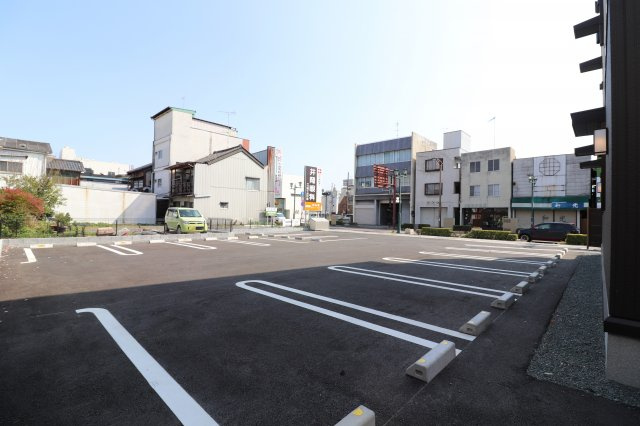 エクセレンテ楓「Excelente 楓」の駐車場