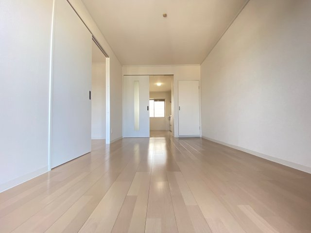 アクセス久野喜台マンションの洋室