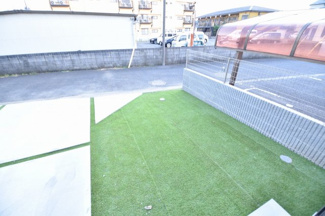 【駐車場】 | 現地見学や資料請求などお気軽にお問合わせ下さい。
周辺環境とあわせて現地ご案内致します。