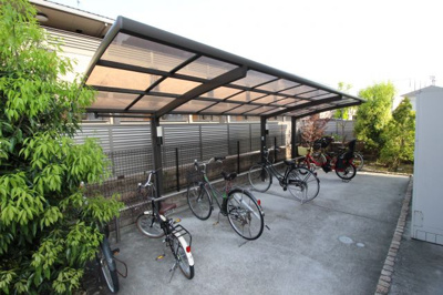 【その他共用部分】 | セントマーガレットハウス | ☆屋根付き駐輪場☆