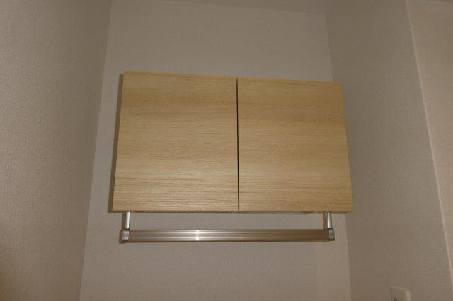 エターニアの収納|洗濯機上収納