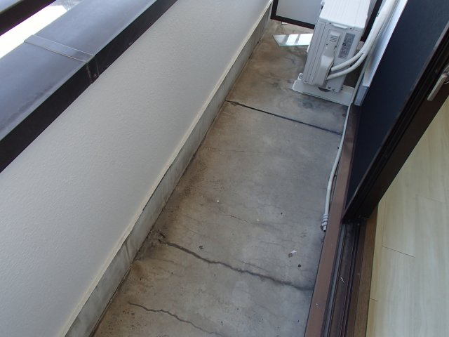 【バルコニー】 | タナカハイツ | 外からの目が気にならないバルコニーで洗濯物が干せます