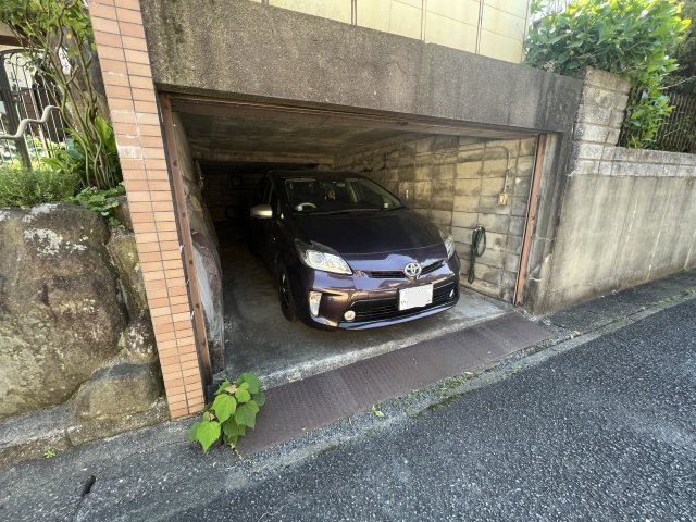 熊谷四丁目　山下邸の駐車場|普通車セダン系は入ります！！！