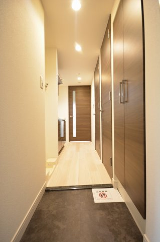 ソルテラスNAMBAフロントの玄関