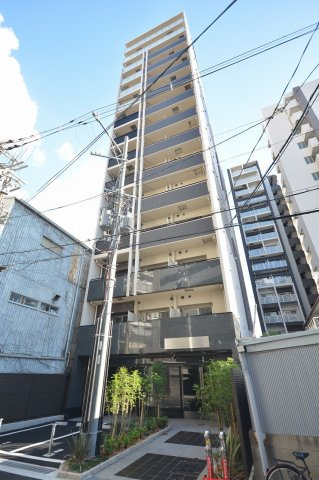 ソルテラスNAMBAフロントの外観