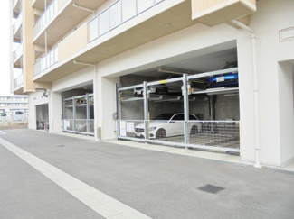 【駐車場】