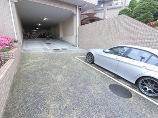 【駐車場】 | 平置き駐車場です。