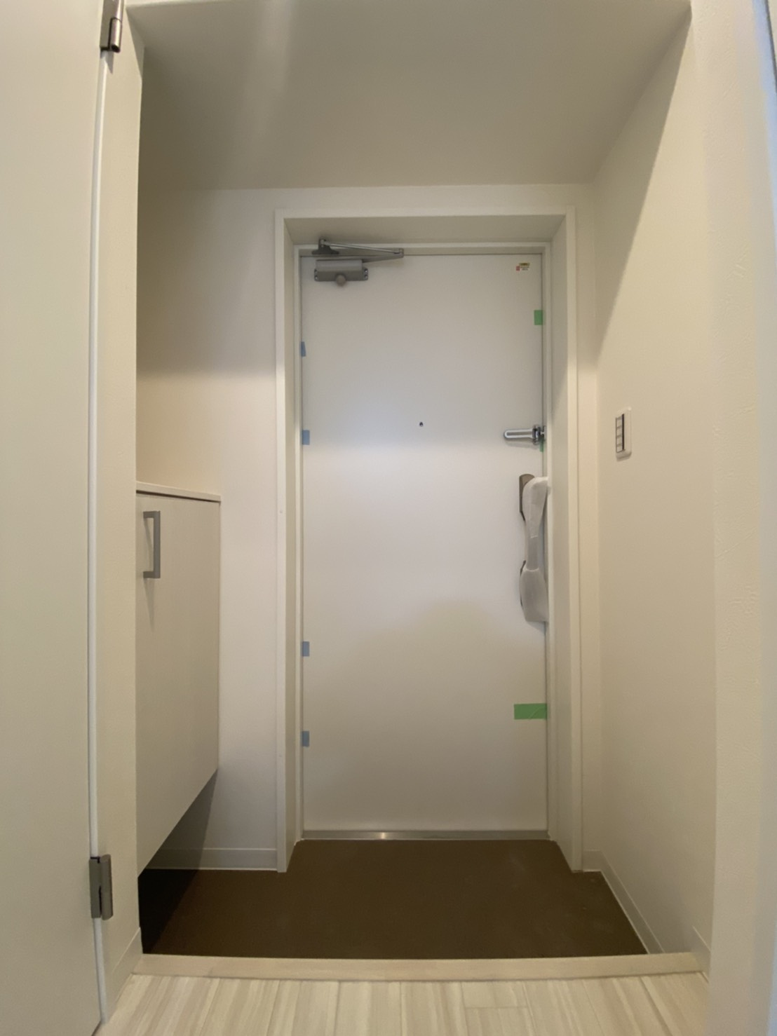 グランパシフィック中川の玄関