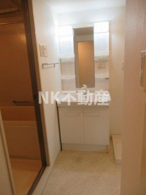 【洗面所】 | ローレルフラッツ（高井田賃貸） | 忙しい朝には欠かせない洗面所です