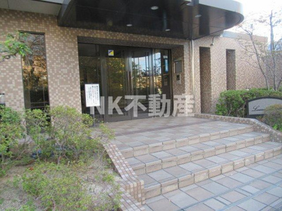 【エントランス】 | ローレルフラッツ（高井田賃貸） | 毎日通るエントランスはこのようになっています