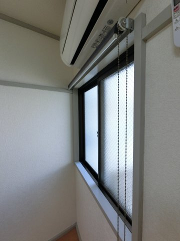 【設備】 | ロールスクリーンは残置物です