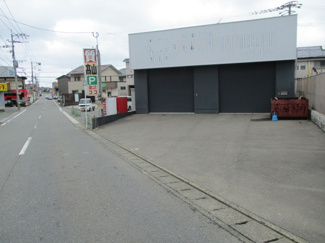 【駐車場】