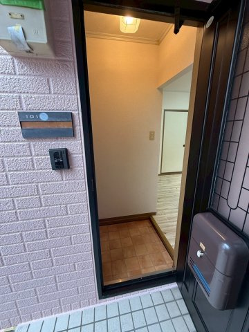 フラワーパークIの玄関