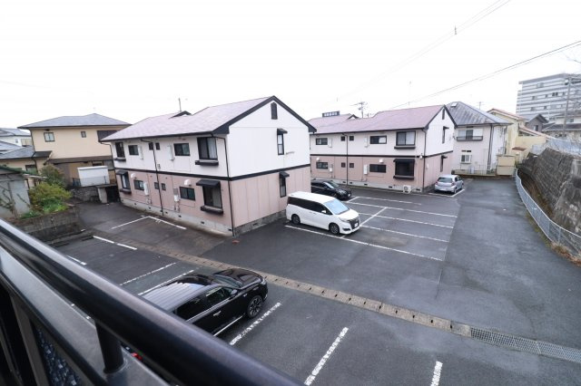 フラワーパークIの駐車場