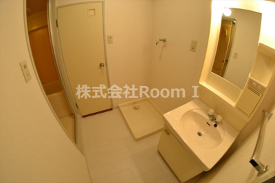 【洗面所】 | エクセルハイム川富 | 広い洗面スペース