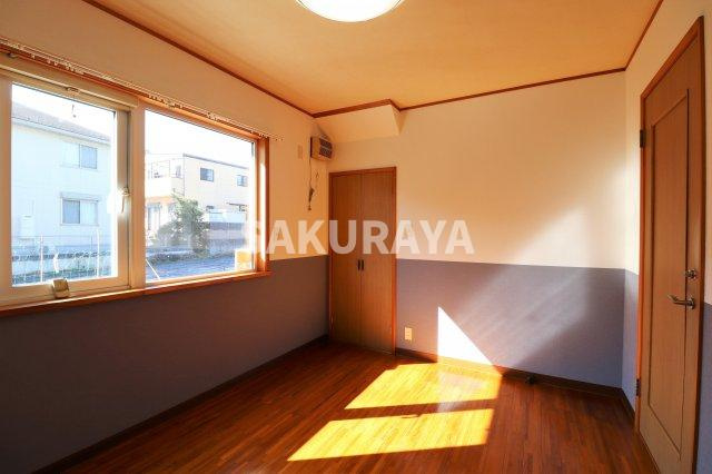 宮﨑方貸事務所住居付の洋室