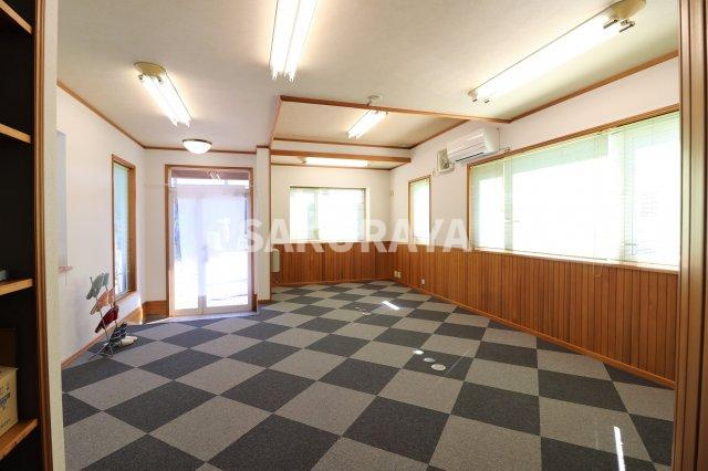 宮﨑方貸事務所住居付の内装|事務所・店舗
