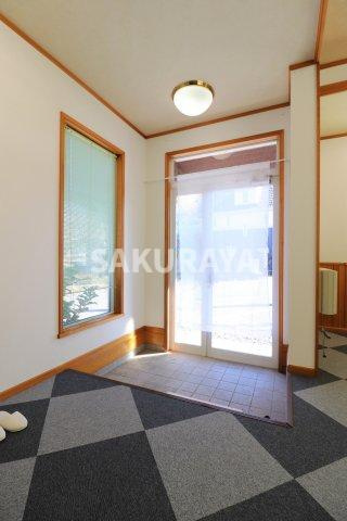 宮﨑方貸事務所住居付の玄関