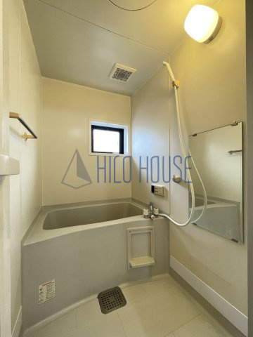 グランシャリオ(今成)の浴室